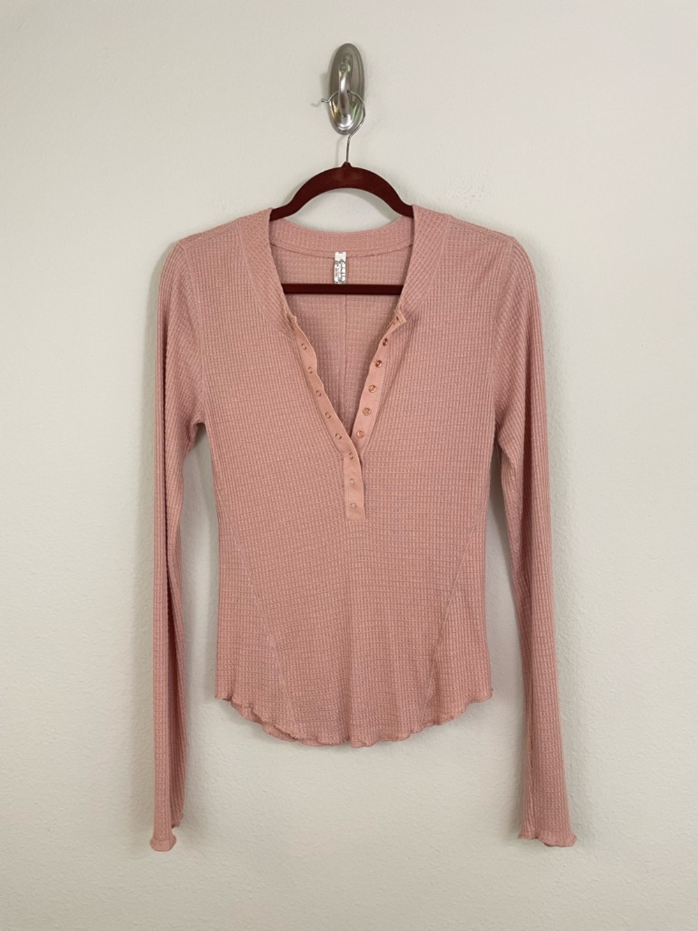 Free People Rose Nude One Of The Girls Henley Top Size Large - Picture 3 of 8